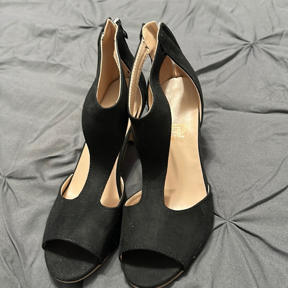 Brand new black ladies, sandals, no box, and no tags